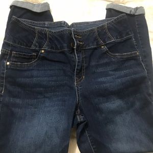 D. Jeans Dark Wash